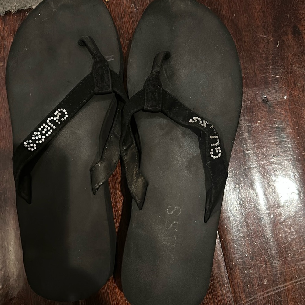 Women’s sandals size 7 GUESS